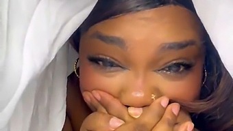 The Ebony Stepmom Was Caught By Her Stepbrother Masturbating A Doll - El Joven Paquete